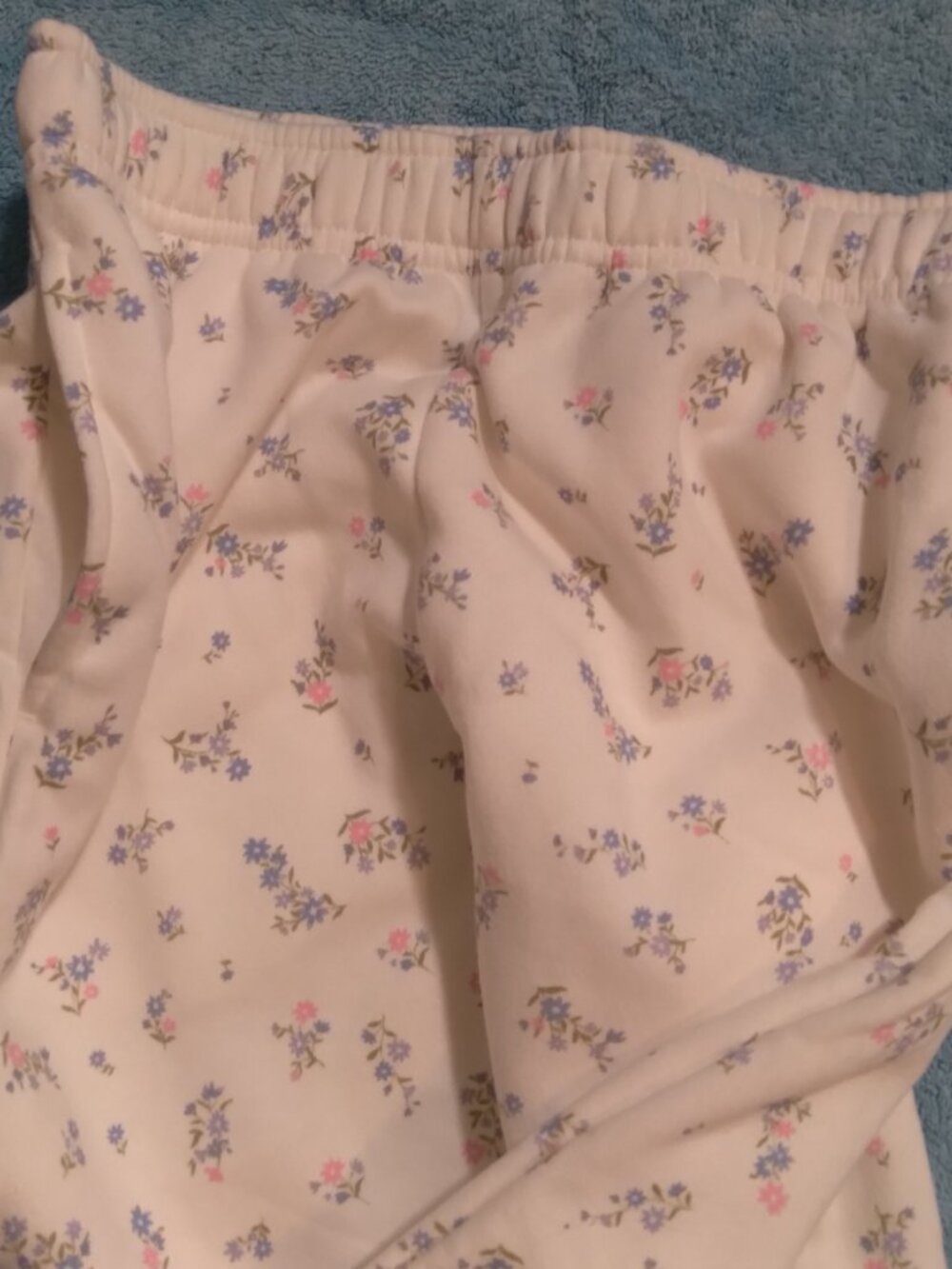 NWOT Fleece Jogger Ivory with Floral Print - Picture 2 of 5